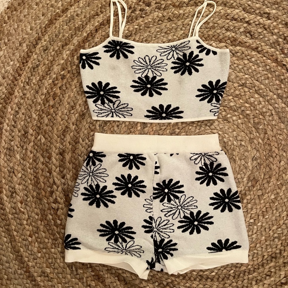 Le Lis Knit Floral Crop Top and Shorts Set